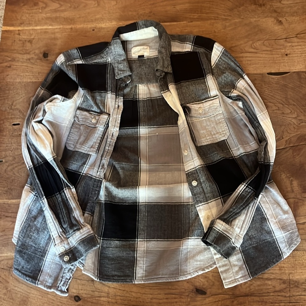Universal Thread Flannel - Picture 3 of 4